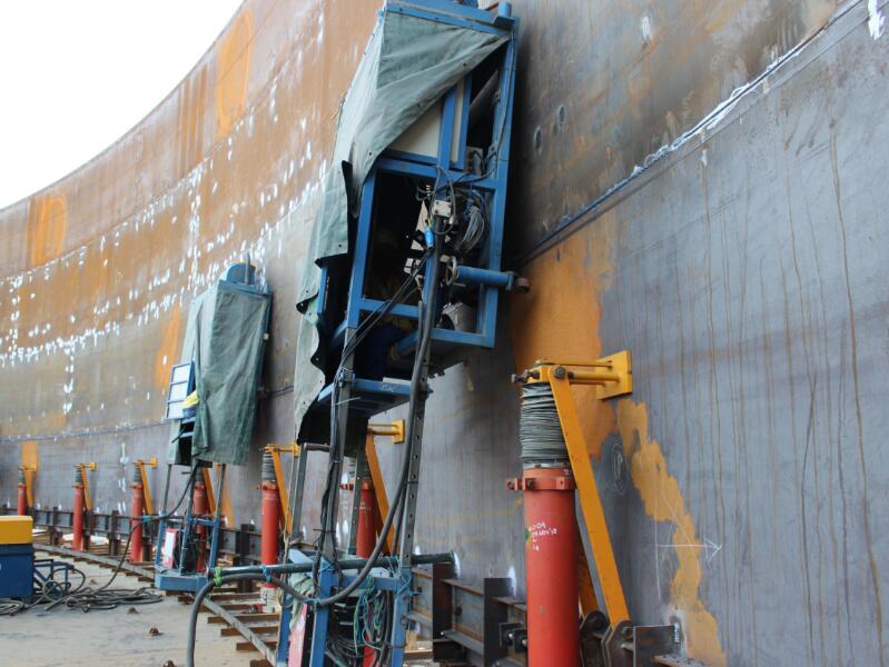 Automatic Welding Machine for Horizontal Welding of Storage Tanks