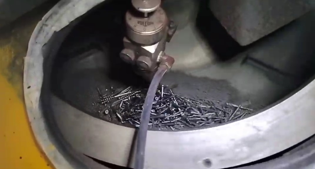 Angem automatic roller spraying machine can treat the surface of ...