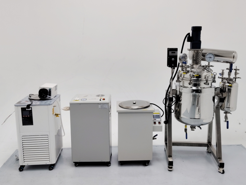 stainless steel reactor.jpg