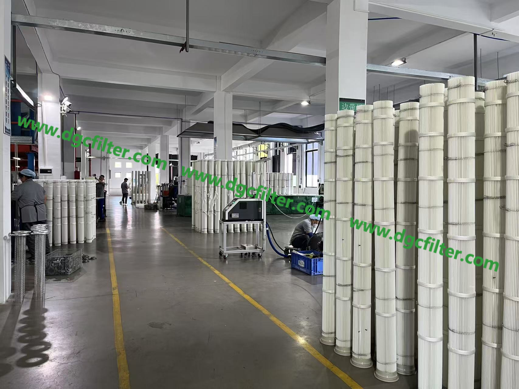 replace Donaldson filter cartriges (4).jpg