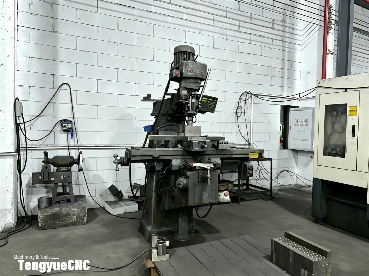 Turret Milling Machine