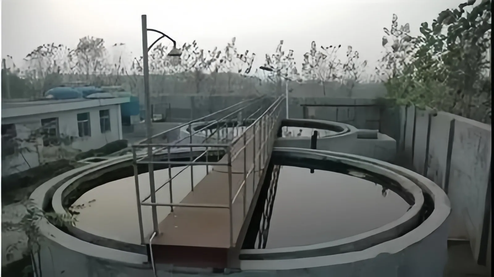 Design Requirements for Secondary Sedimentation Tanks-K.G.Matzen