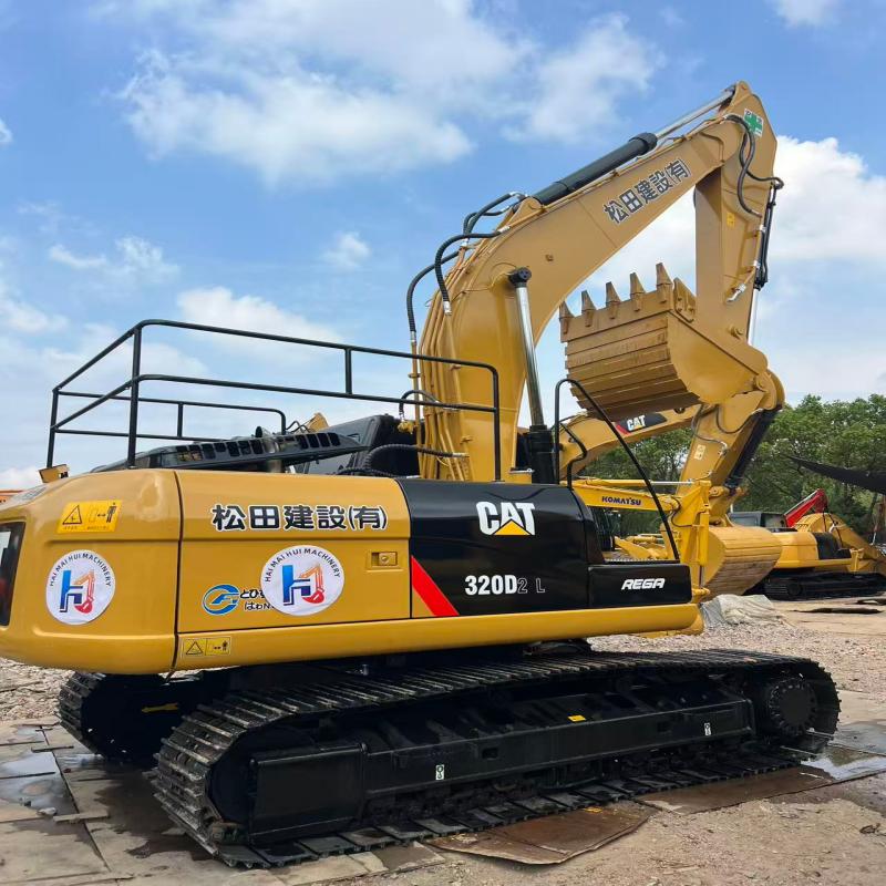 cat320D2L.jpg