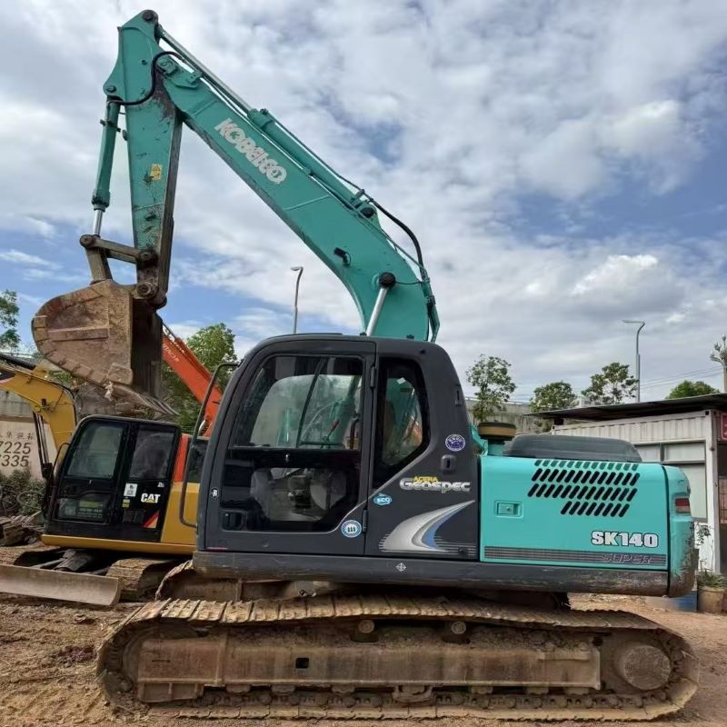 Kobelco SK140.jpg
