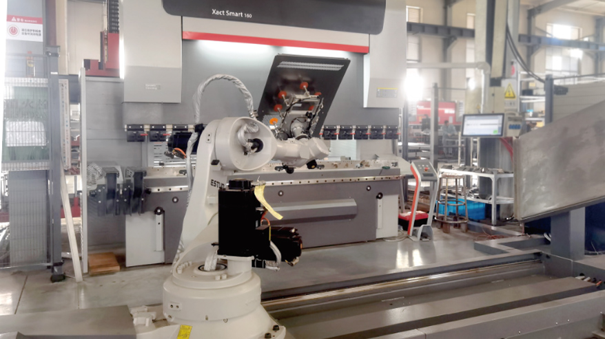 Robot bending machine