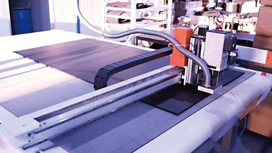 Automatic cutting machine