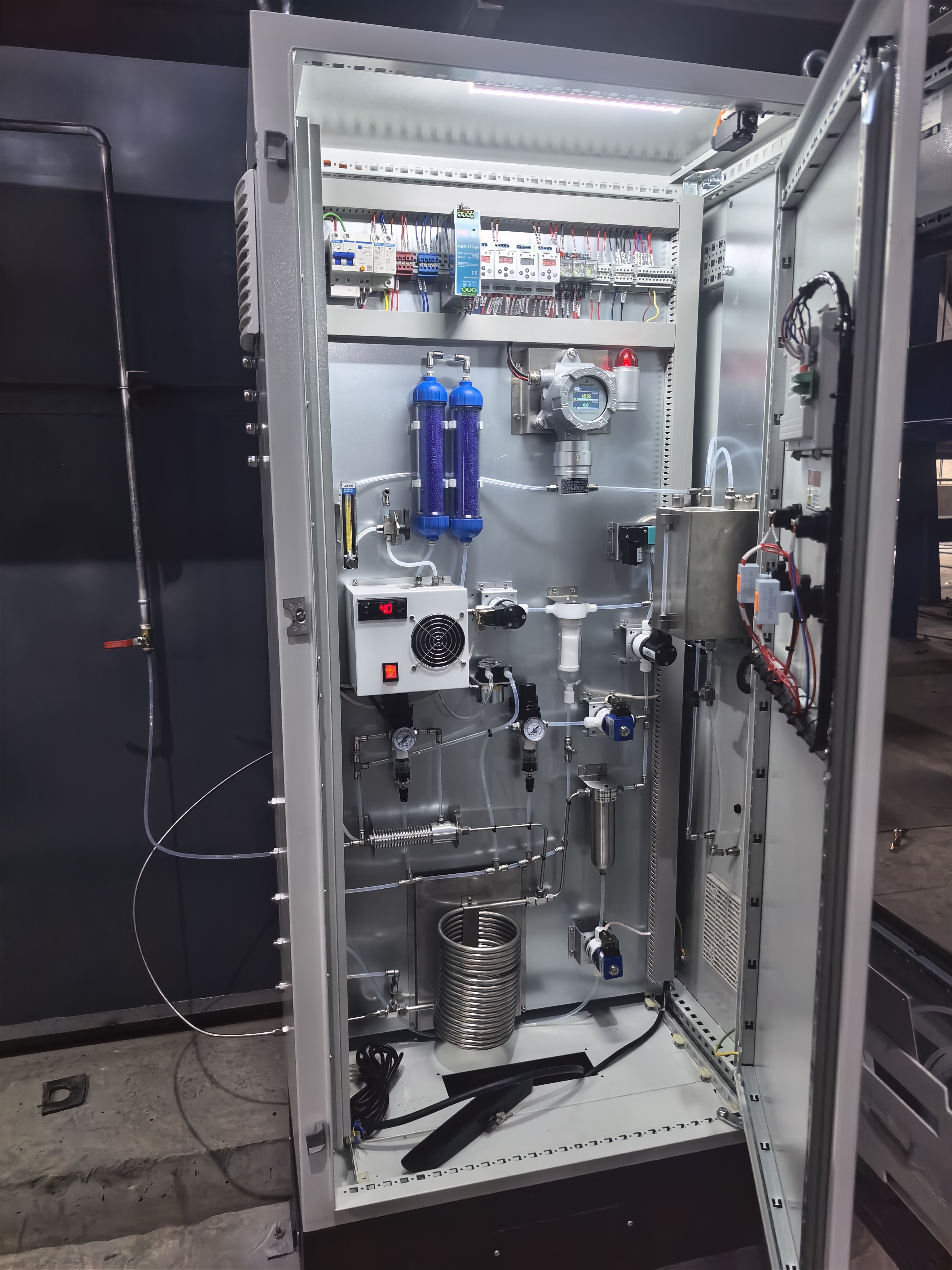 Skyeaglee Sample Gas Conditioning System for SO2 Online Monitoring in Industrial Plant.jpg