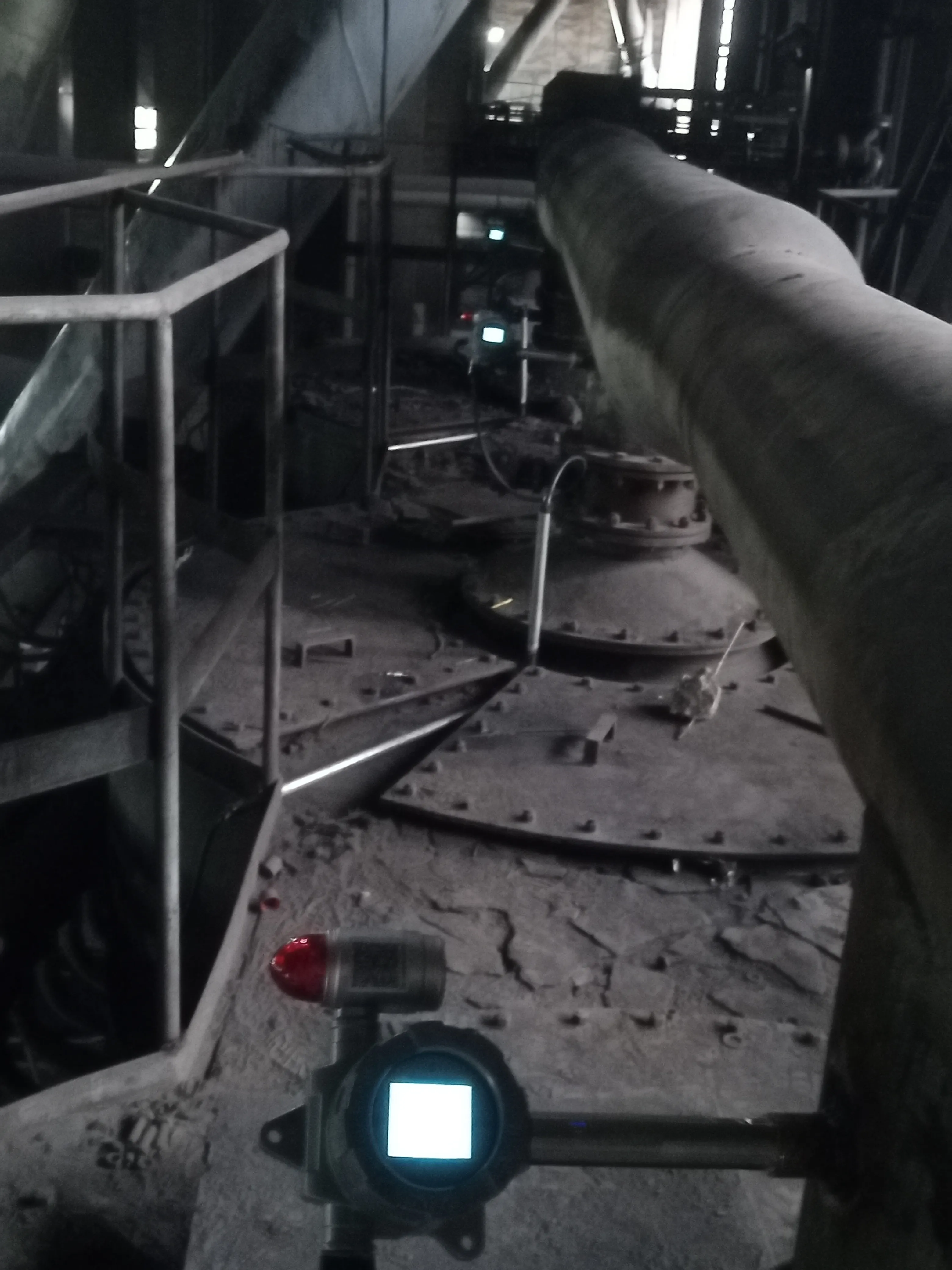 Explosion proof fixed gas detector installed on cement plant high dust kiln pipeline workshop