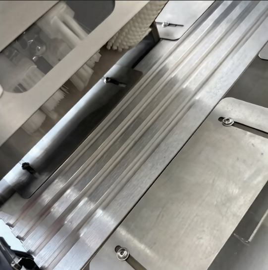 导轨模具 Guide Rail Mold.png