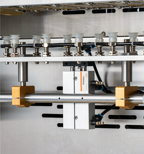 吸膜旋转机械臂 Film Suction & Rotating Robotic Arm.png