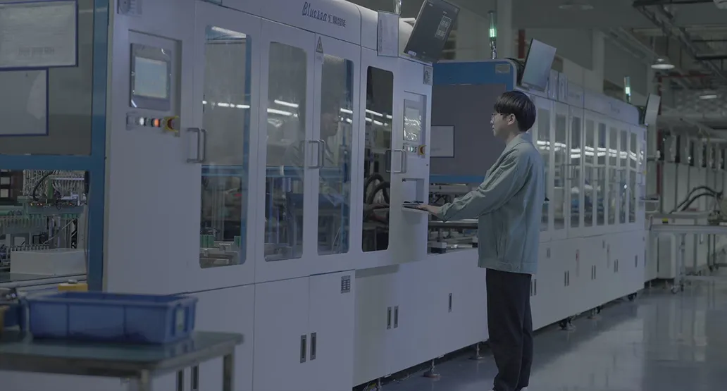 what-we-do--然后面上的字改白色.jpg