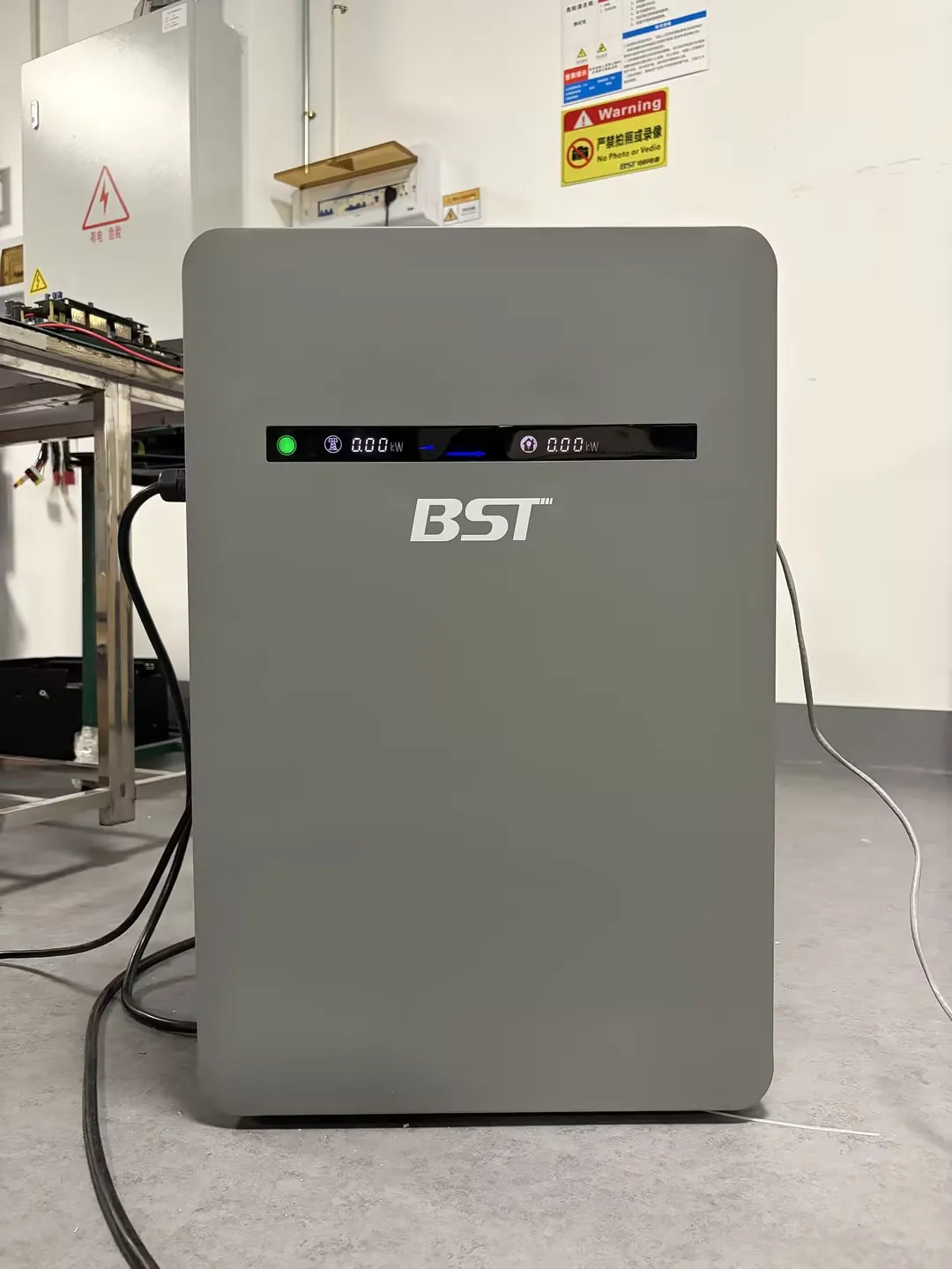 BST PBS-SG-AC5/4.0 AC-coupled all-in-one residential energy storage system for a Swiss home