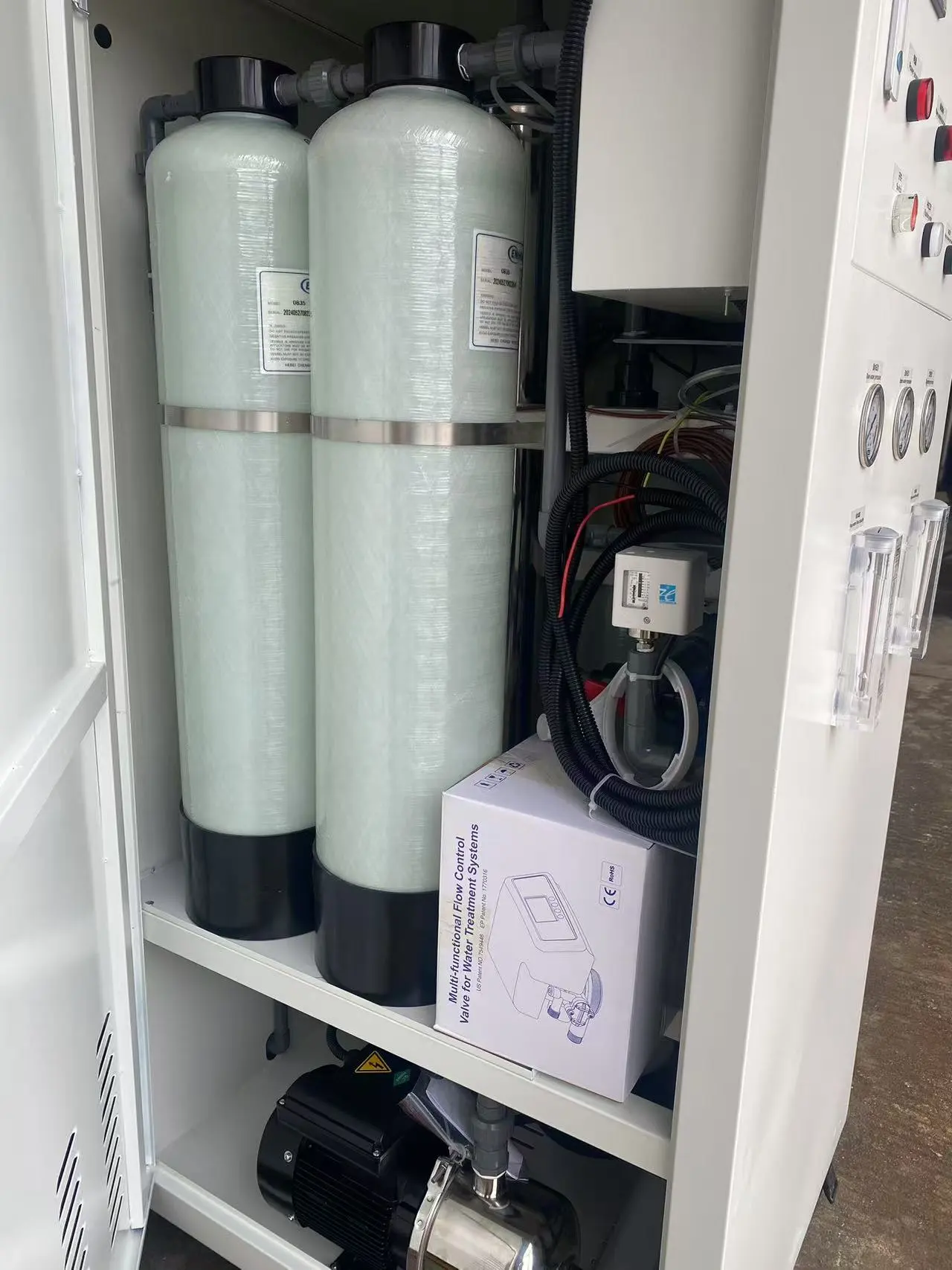 250L: H الحاويات التناضح العكسي معالجة المياه System5.jpg
